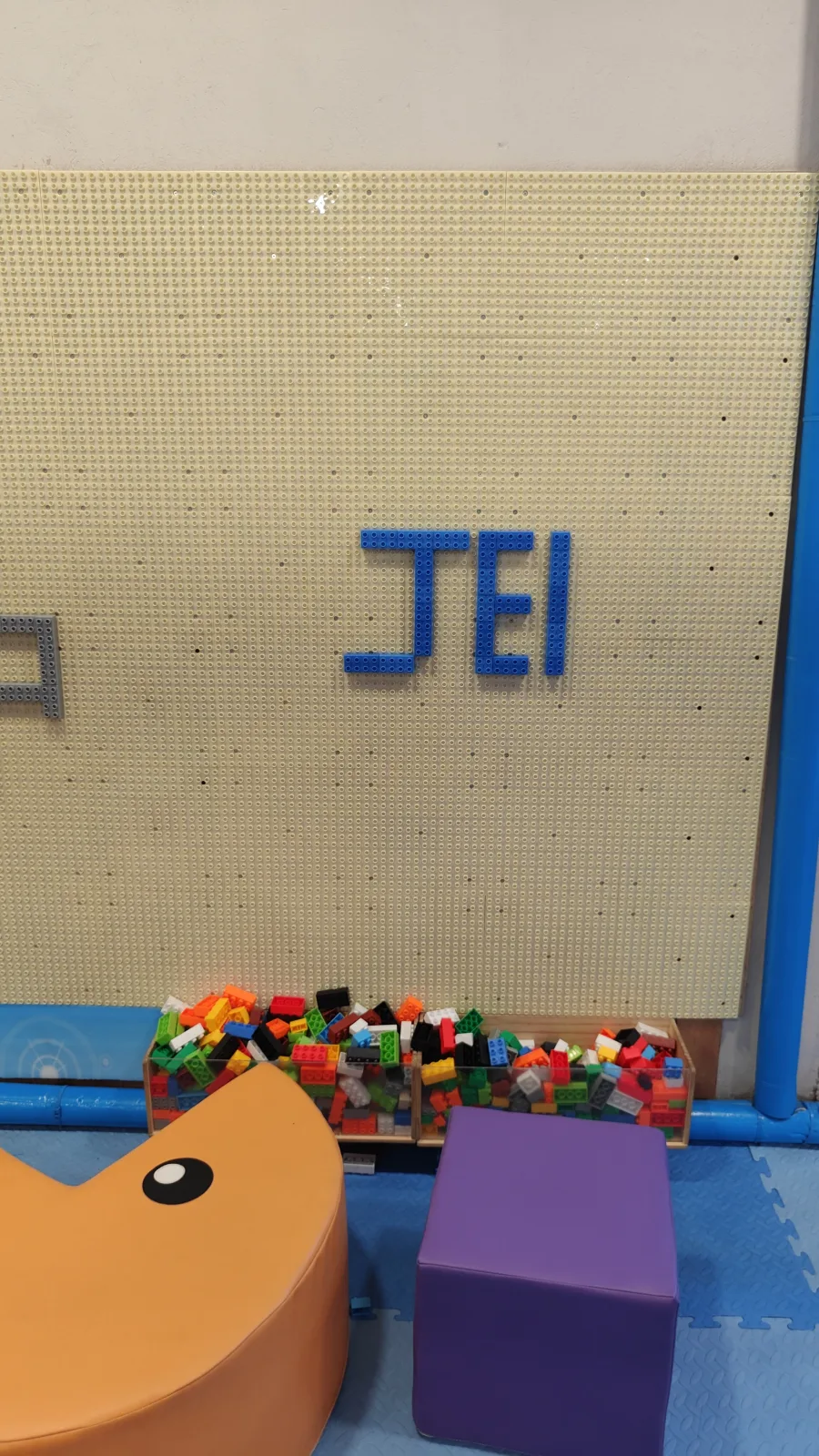 Wall LEGO